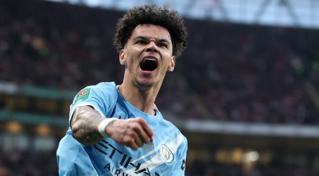 Nico O'Reilly ăn mừng sau màn trình diễn lịch sử tại Wembley.