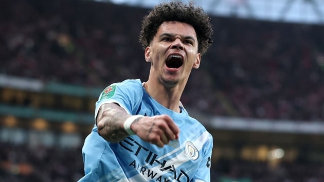 Nico O'Reilly tỏa sáng với cú đúp giúp Man City vô địch