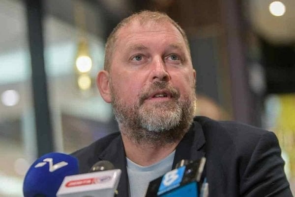 HLV Peter Cklamovski yêu cầu đánh giá chất lượng đội tuyển qua màn trình diễn trên sân cỏ.