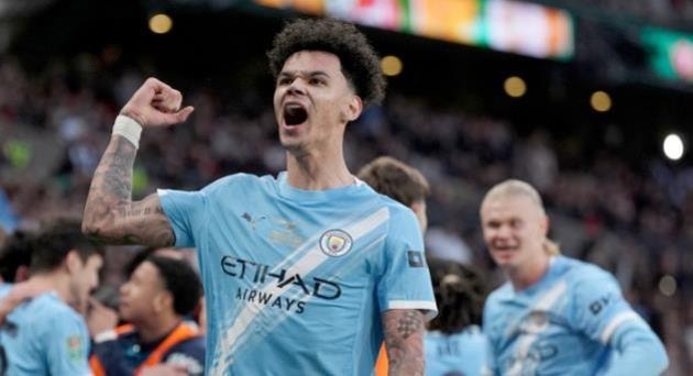 Nico O'Reilly tỏa sáng trong trận chung kết Carabao Cup 2026 trước đối thủ Arsenal.