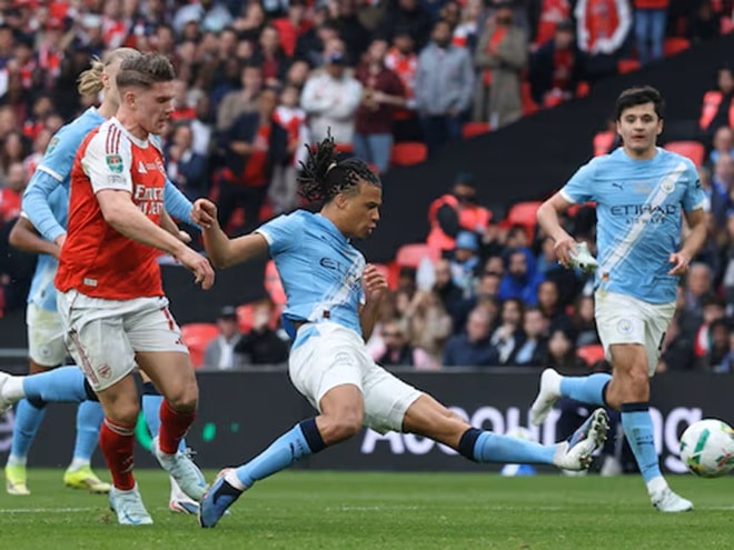 Nathan Ake thay thế hoàn hảo cho Dias