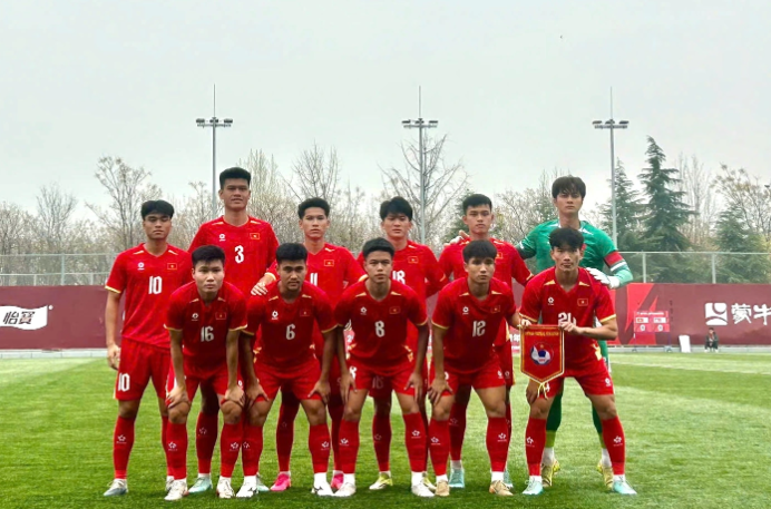 Thầy trò HLV Đinh Hồng Vinh có trận hòa đáng tiếc trước Triều Tiên.