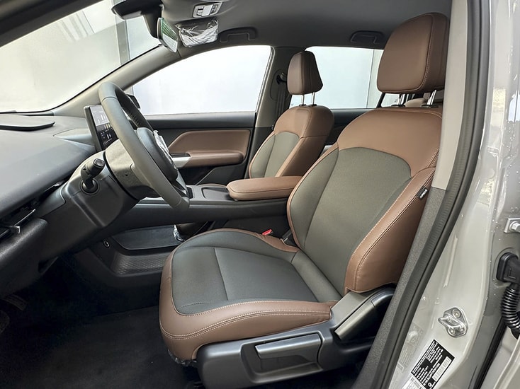 VinFast VF MPV 7 trưng bày tại trung tâm thương mại