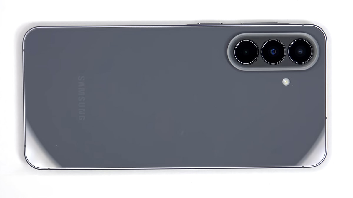 Thiết kế mặt lưng sau khi tháo của Galaxy A57 5G