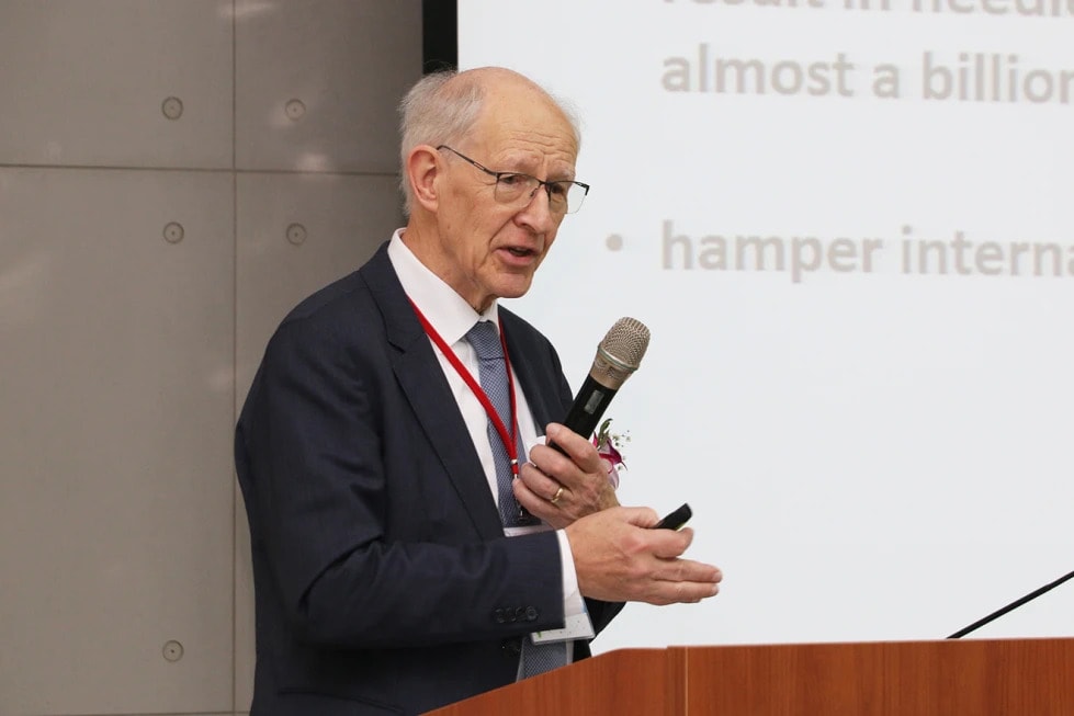 Ông Huub Lelieveld phát biểu tại Đại học Quốc gia Chung Hsing ở Đài Trung, Đài Loan (Trung Quốc), năm 2019. Ảnh: AP