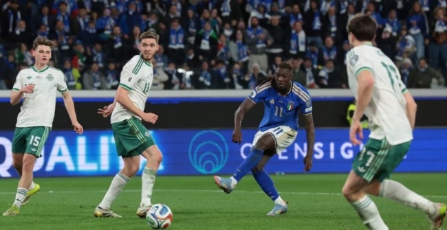 Moise Kean dứt điểm ấn định chiến thắng 2-0 cho Italia