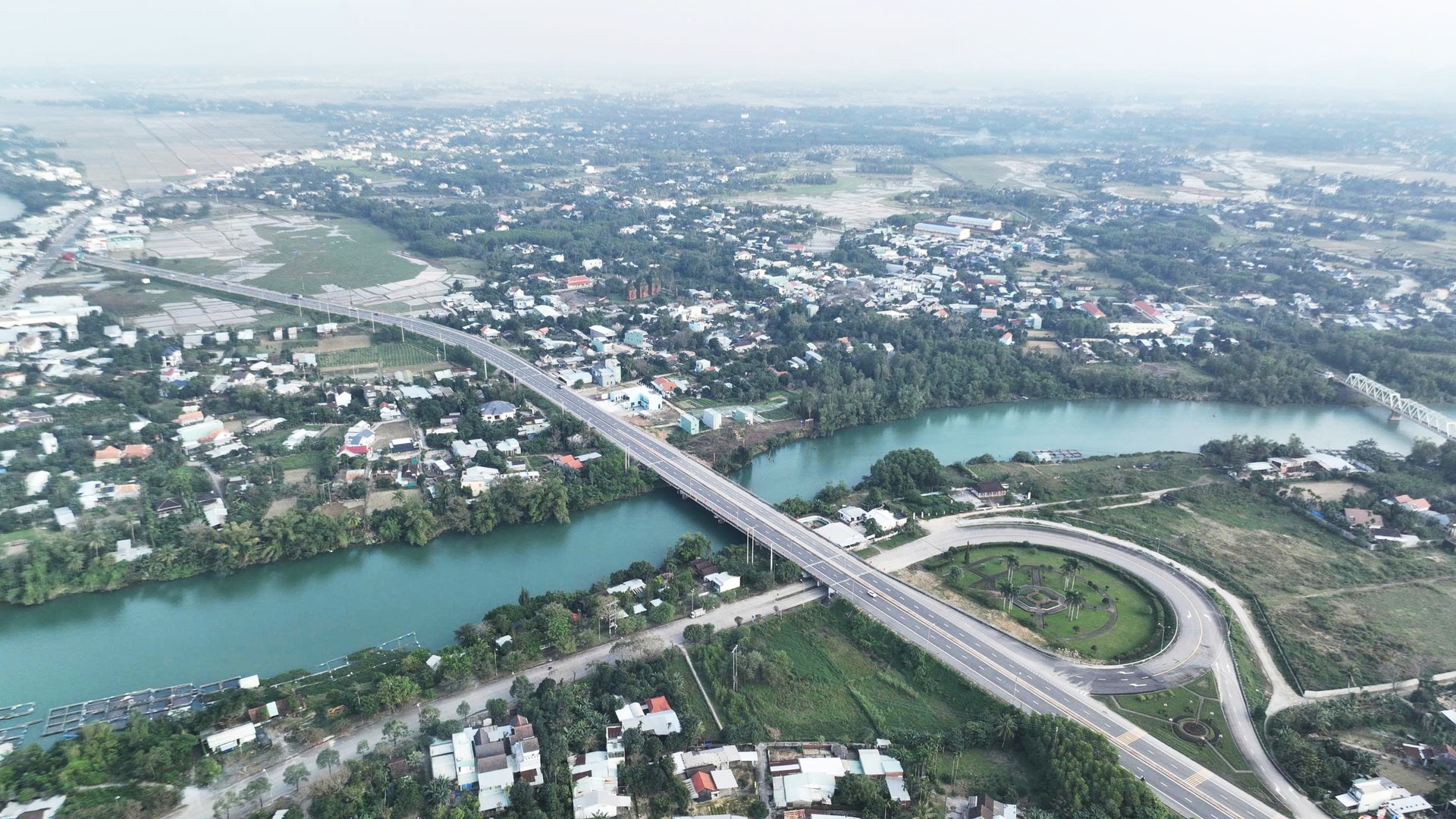 Hung Vuong roundabout at the end of Tam Ky