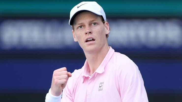 Jannik Sinner đang tạo ra sức ép khủng khiếp lên ngôi vị số 1 thế giới của Alcaraz