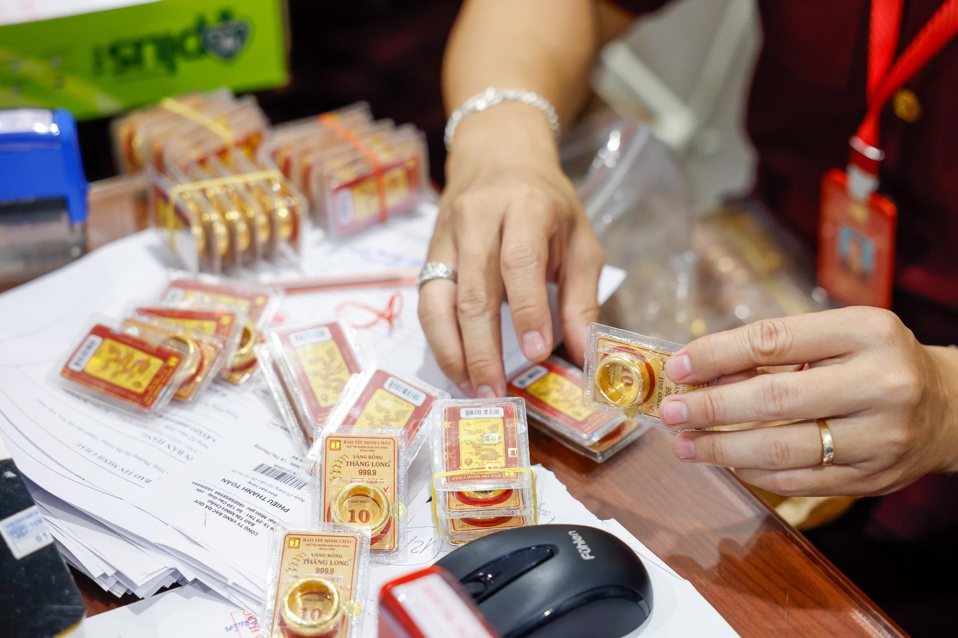 Giá vàng chiều nay 30/3/2026: SJC tăng 1 triệu lên 173,8 triệu, vàng thế giới 4525 USD/ounce