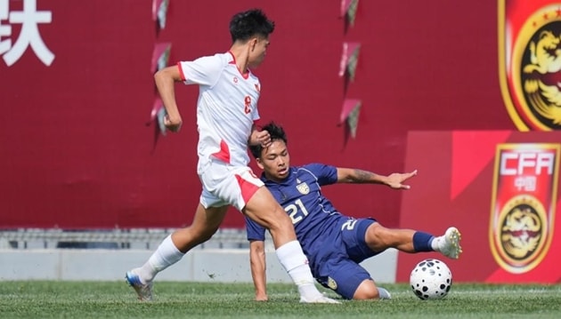 U23 Việt Nam gặp khó khăn trên đất Trung Quốc.