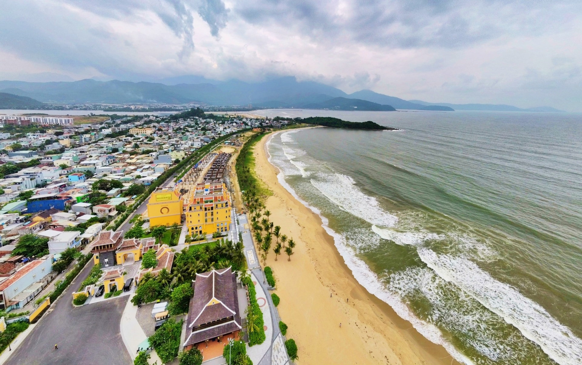 dji_fly_20241023_164718_601_1729676887452_pano_optimized-1-.jpg