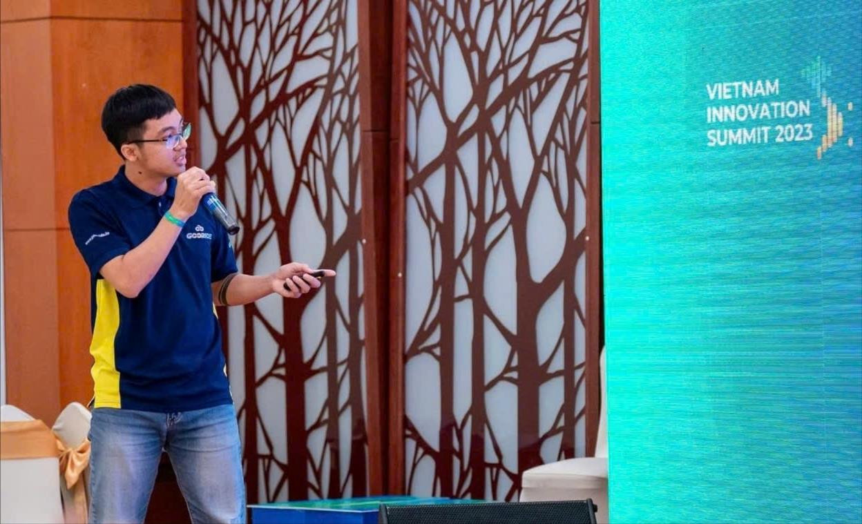 Based on his personal experience, Tran Nam Long founded the smart platform Gooride with the mission of spreading the joy of cycling to everyone. Photo: HUYNH VU
