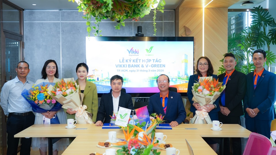 Lễ ký kết thỏa thuận hợp tác chiến lược giữa V-Green và Vikki Bank