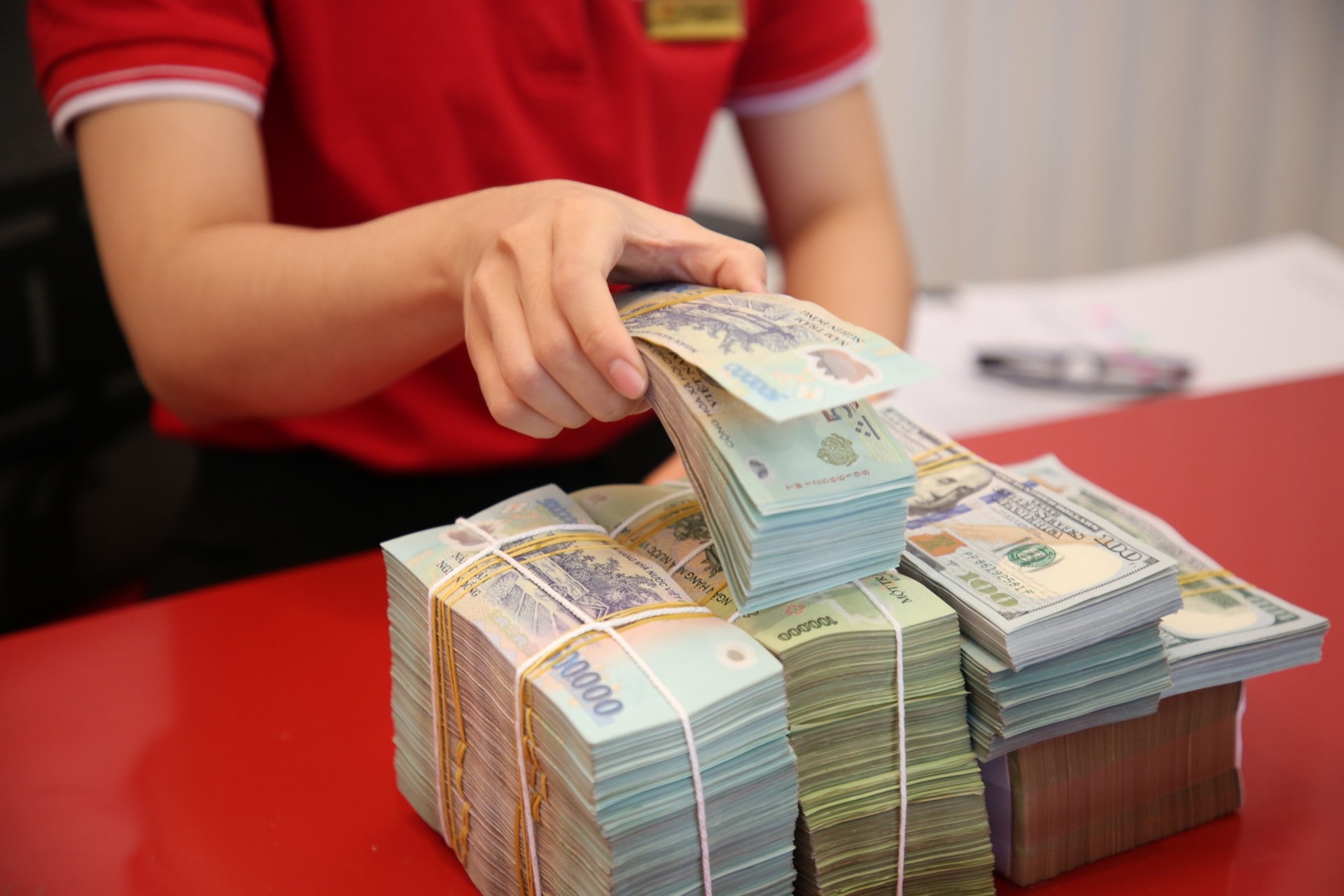 Lãi suất ngân hàng hôm nay 3/4/2026: Tiếp tục tăng