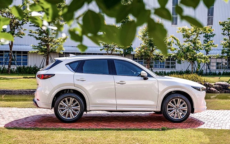 Thân xe và bộ mâm 19 inch trên Mazda CX-5
