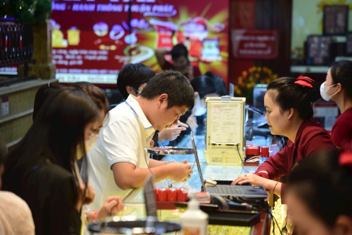 Giá vàng hôm nay 6/4/2026: Giá vàng SJC, vàng nhẫn, giá vàng 24K và vàng thế giới đầu tuần