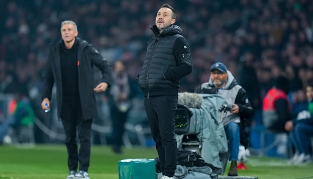 De Zerbi từng chủ động liên hệ dẫn dắt Man Utd nhưng bị từ chối trước khi sang Tottenham.