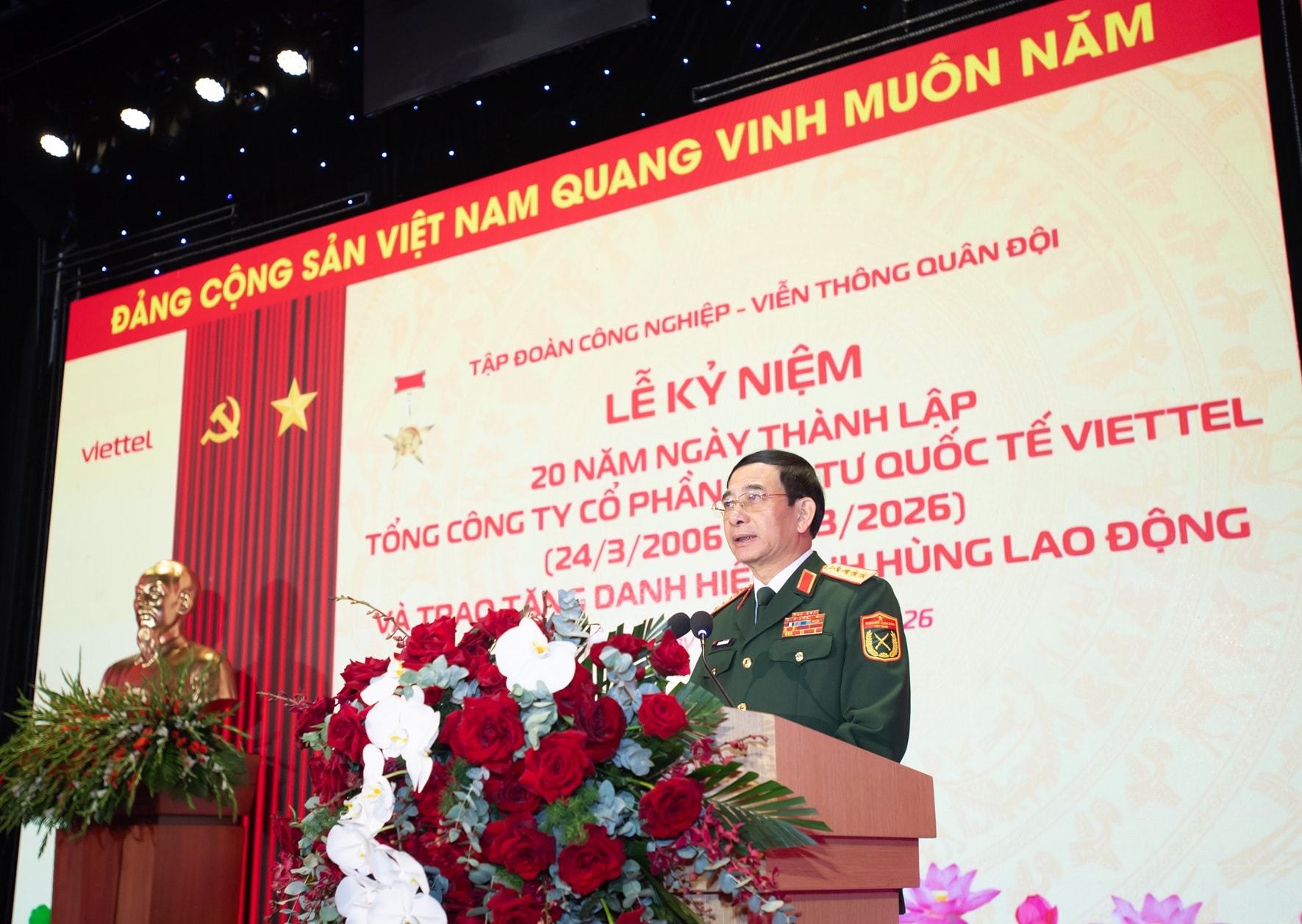 Anh 1 - Dai tuong Phan Van Giang, Bo truong Bo Quoc phong danh gia cao nhung thanh tich cua Viettel ve dau tu nuoc ngoai, gop phan nang cao vi the, uy tin quoc gia