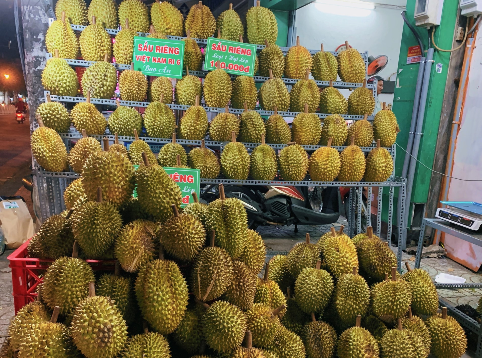 Giá sầu riêng hôm nay 6/4/2026: Thị trường trầm lắng