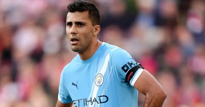 Real Madrid tin tưởng có thể chiêu mộ thành công tiền vệ Rodri từ Manchester City