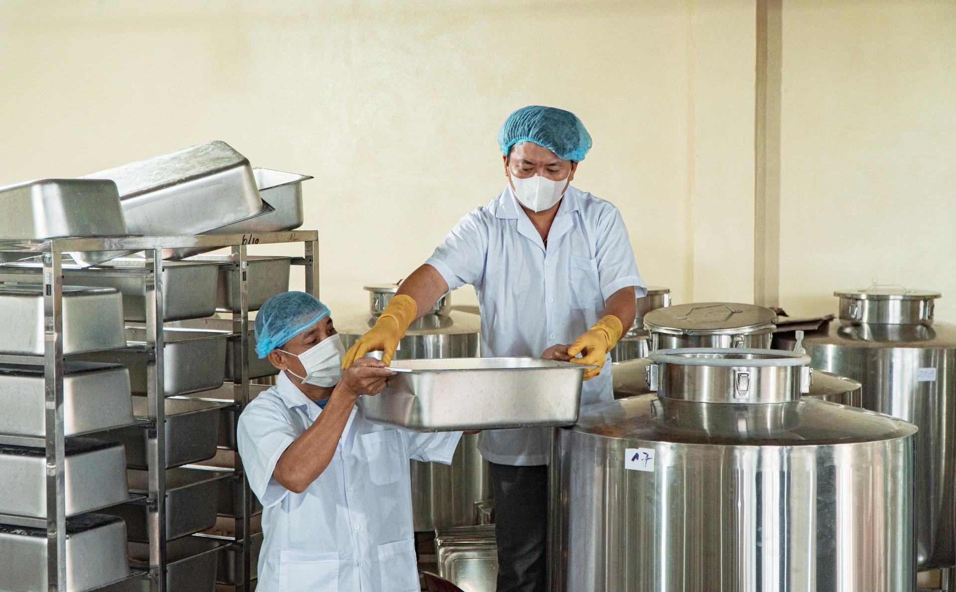 Các doanh nghiệp đang tái cấu trúc lại hệ thống vận hành để đảm bảo hạn chế tối đa chi phí nhằm bù lại khoản hao hụt từ giá nhiên liệu