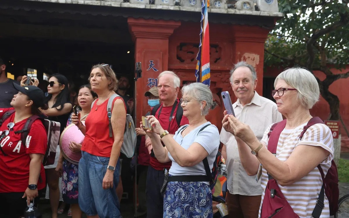 foreign tourists