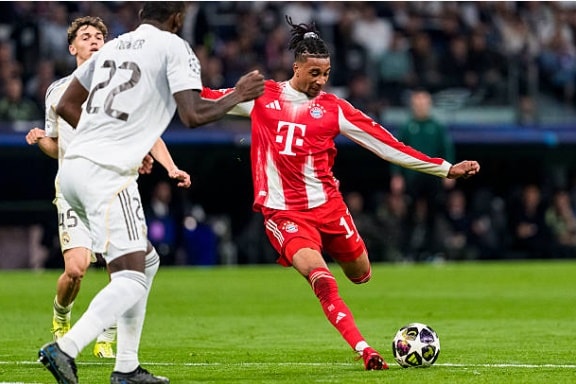 Michael Olise gây rối loạn cho hàng thủ Real Madrid tại Champions League.
