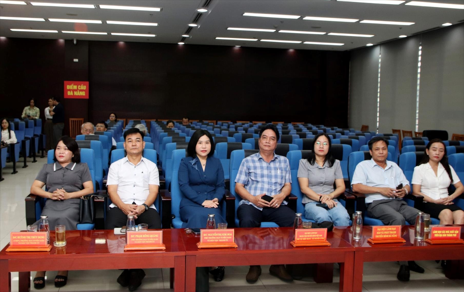 Các đại biểu tham dự tại điểm cầu Đà Nẵng. Ảnh: TRỌNG HUY