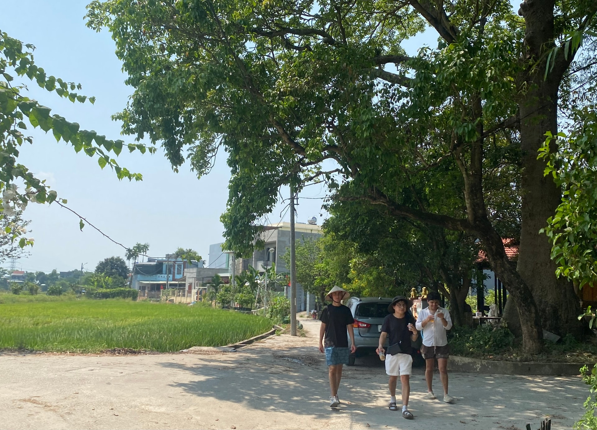 Khung cảnh bình yên của làng cổ Phong Nam. Ảnh: VĨNH LỘC