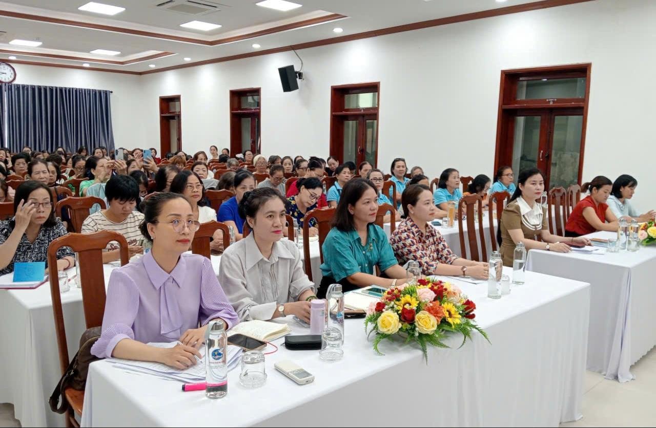 Quang cảnh lớp tập huấn. Ảnh: QUANG PHI