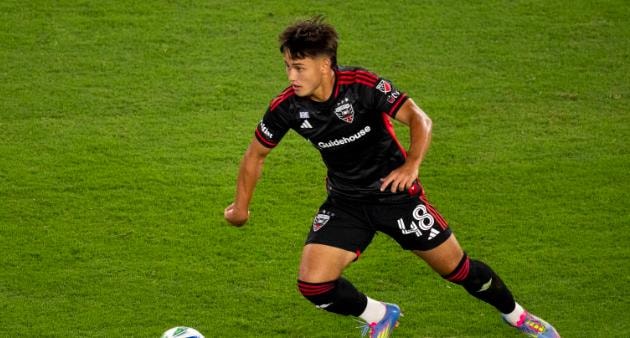 Tiền vệ Gavin Turner thi đấu trong màu áo D.C United tại MLS.