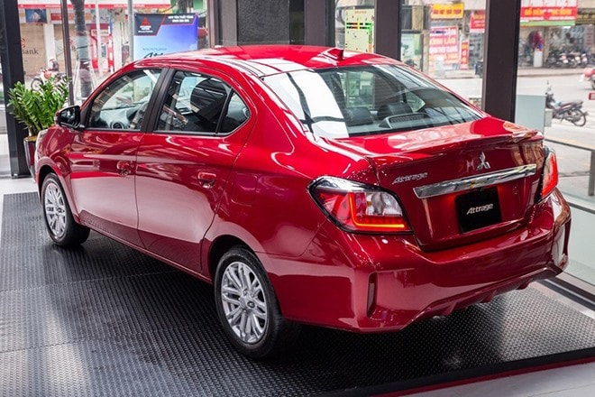 Chi tiết mâm xe và thân xe Mitsubishi Attrage