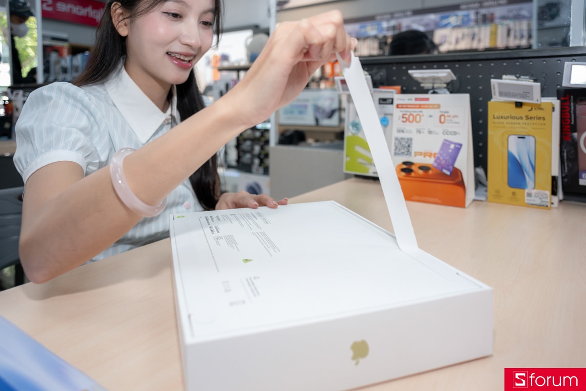 Sự kiện mở bán MacBook Neo tại CellphoneS