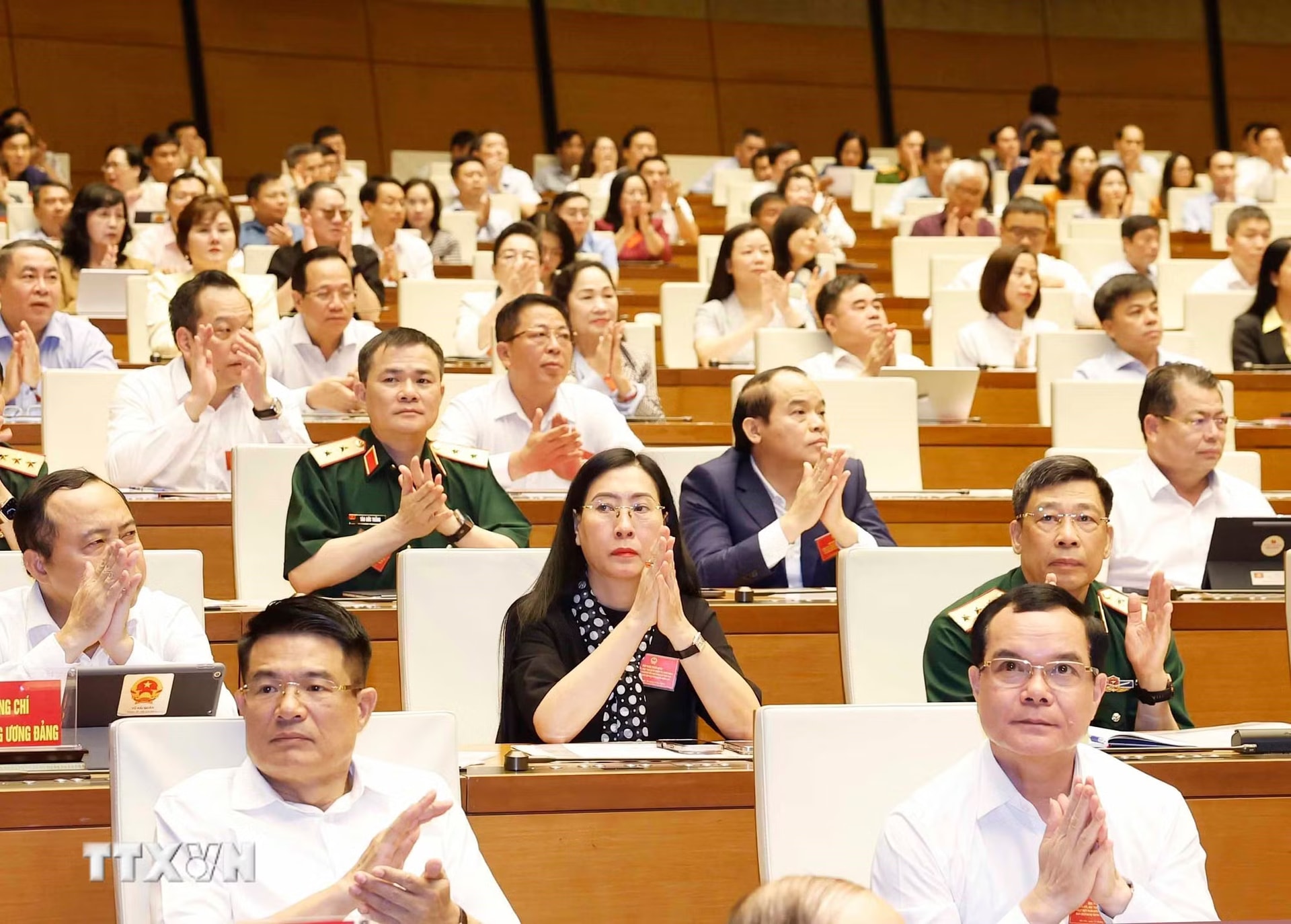 ttxvn-hoi-nghi-toan-quoc-quan-triet-va-trien-khai-nghi-quyet-trung-uong-ii-khoa-xiv-9.jpg