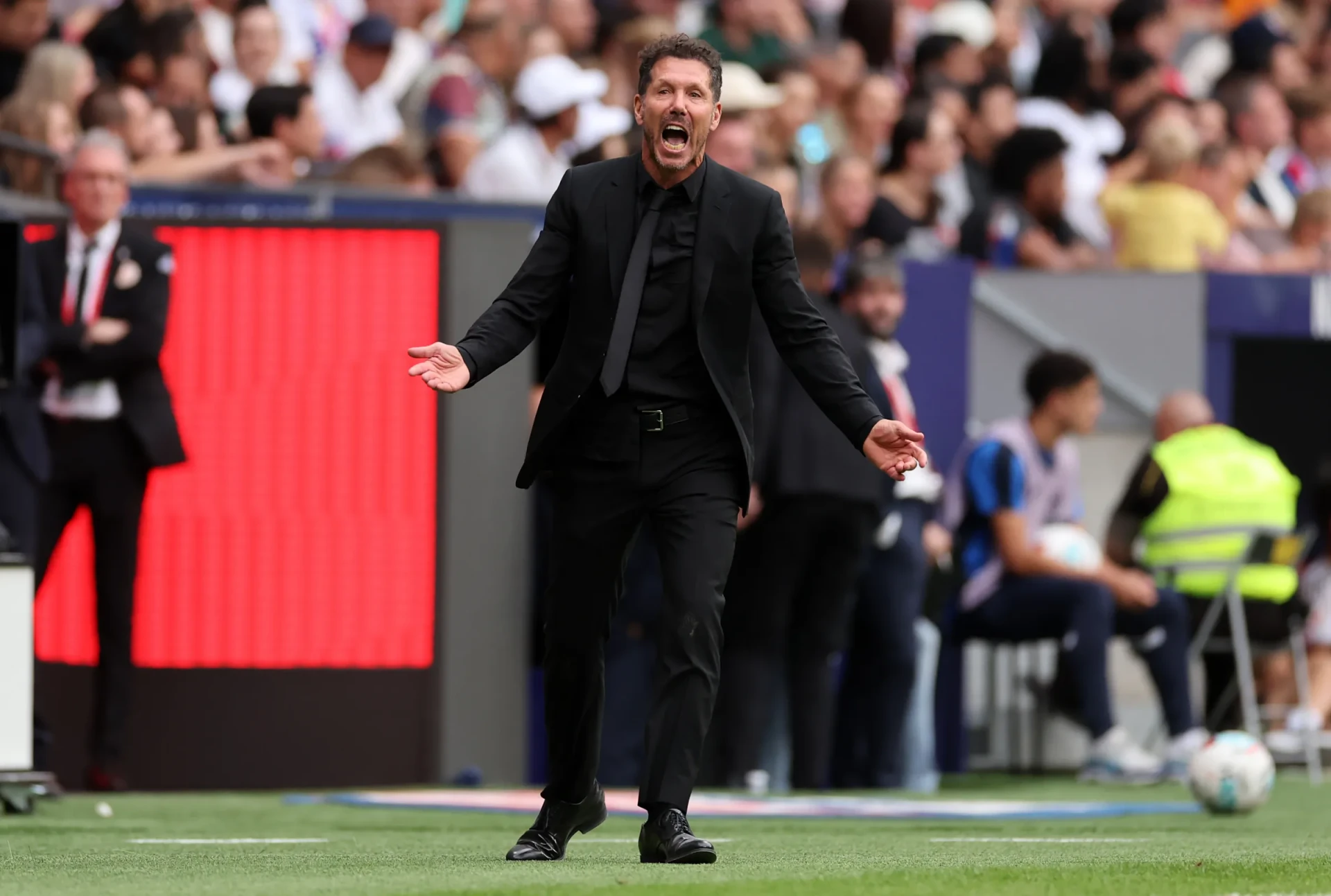 Diego Simeone và biểu tượng của tinh thần bất diệt tại Atletico.