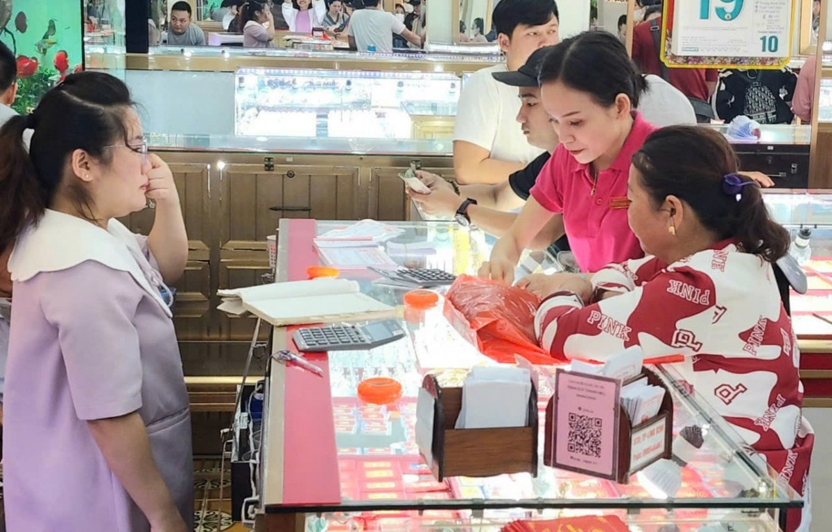 Giá vàng chiều nay 15/4/2026: Vàng SJC, vàng nhẫn BTMC, BTMH, Doji, Phú Quý