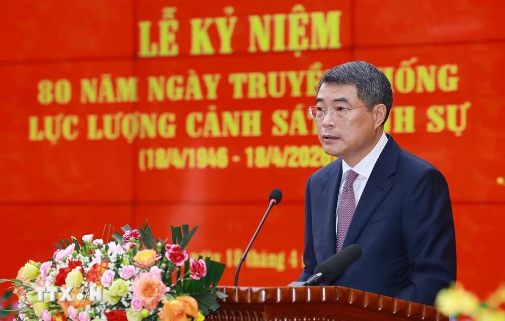ttxvn-1804-thu-tuong-le-minh-hung-canh-sat-hinh-su-6.jpg