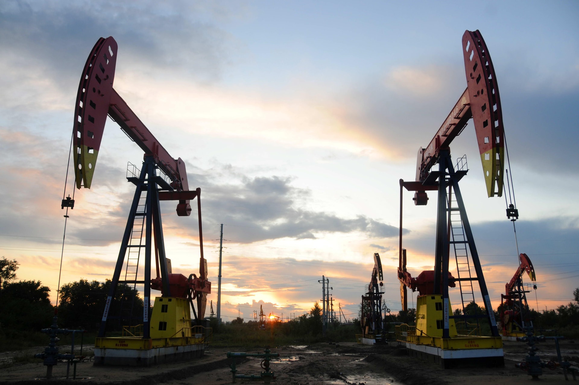 Giá dầu hôm nay 18/4/2026: WTI mất 9,63%, dầu Brent giảm 7,57%