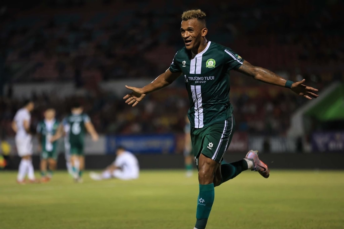 Alex Sandro giúp Đồng Nai có chiến thắng thuyết phục trên sân nhà trước Quảng Ninh