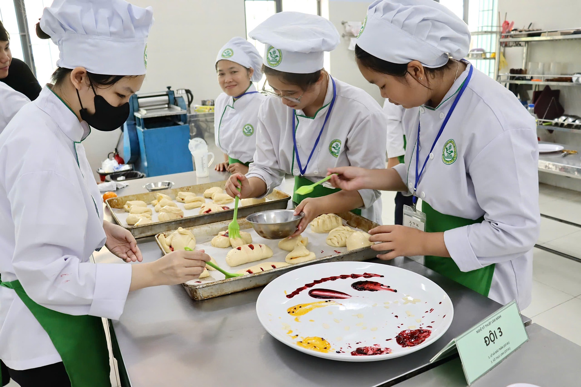 Thi Kỹ thuật làm bánh