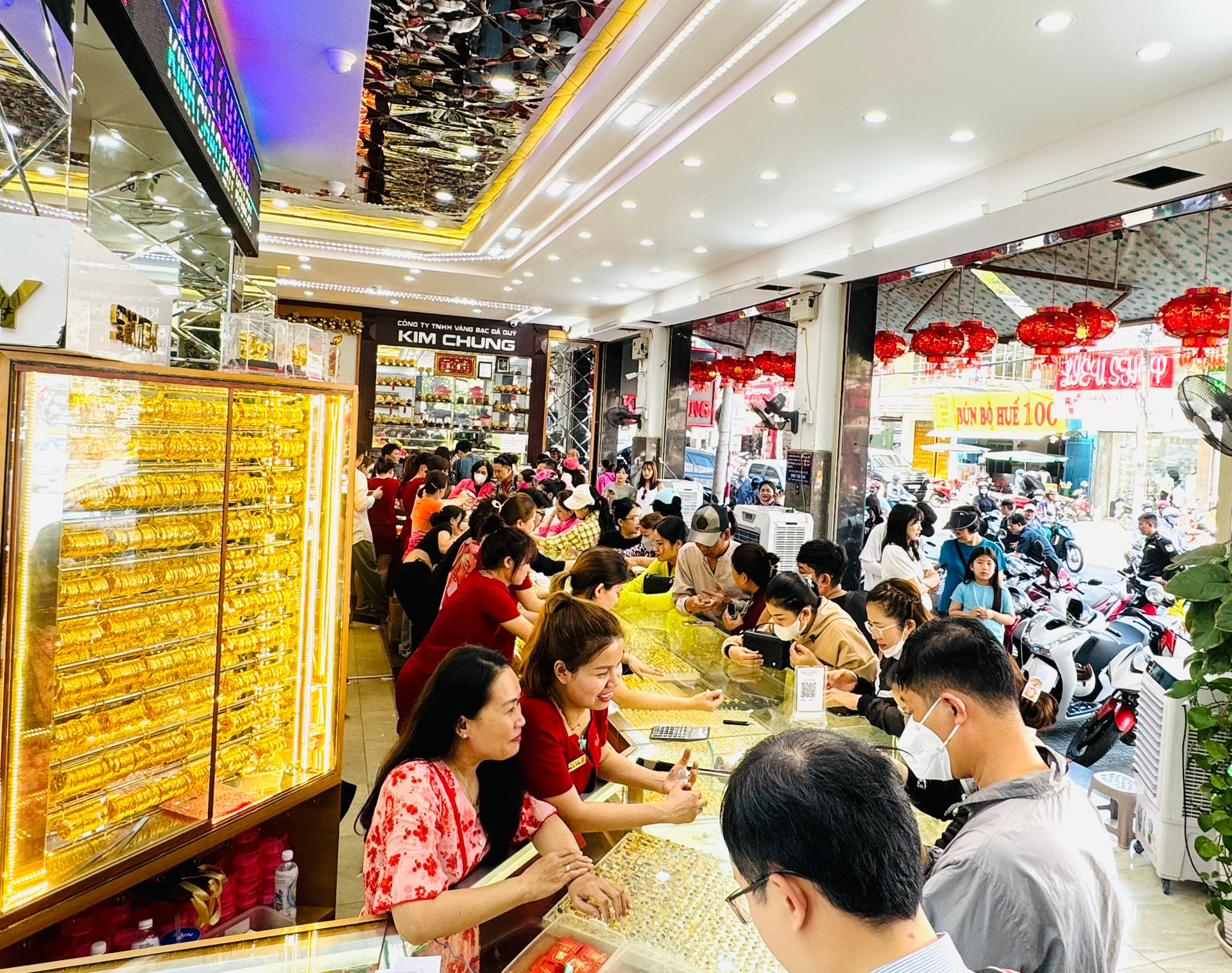 Giá vàng chiều nay 20/4/2026: Vàng SJC, vàng nhẫn BTMC, BTMH, Doji, Phú Quý