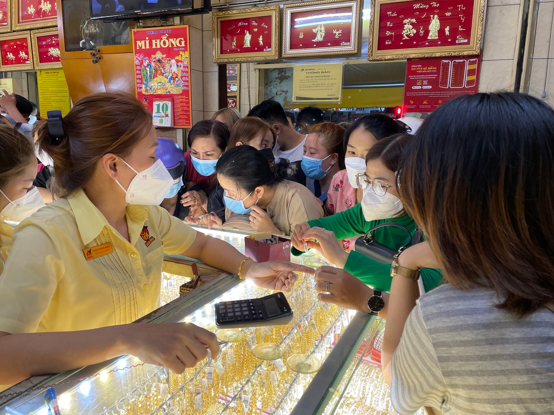 Giá vàng hôm nay 24/4/2026: Giá vàng SJC, nhẫn 9999, vàng 24K và vàng thế giới thứ 6