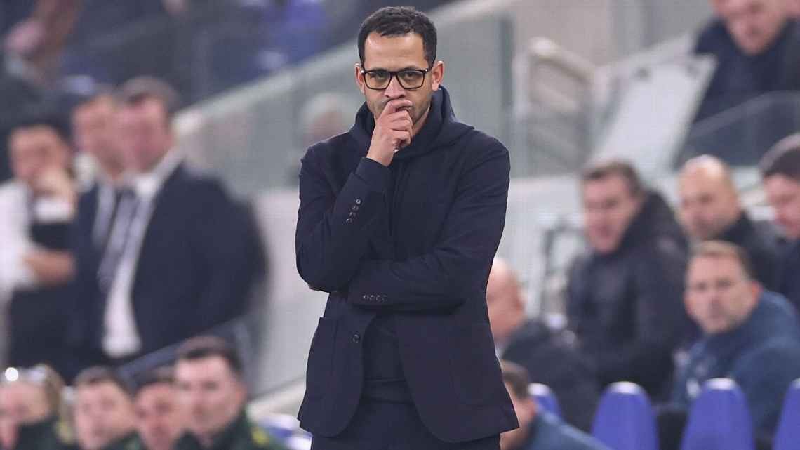 HLV Liam Rosenior chính thức bị sa thải khỏi vị trí dẫn dắt Chelsea.