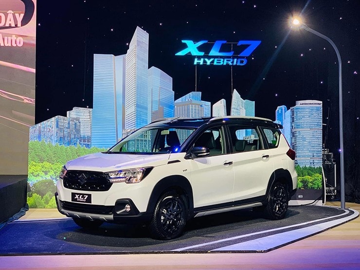 Chương trình ưu đãi hấp dẫn cho Suzuki XL7 Hybrid trong tháng 4