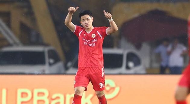 Tiền đạo Nguyễn Đình Bắc đang có phong độ săn bàn cực cao tại V.League.