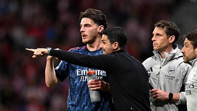 Cầu thủ Arsenal trong buổi tập chuẩn bị cho lịch thi đấu dày đặc tại Ngoại hạng Anh và Champions League.