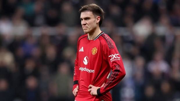 Tương lai của Manuel Ugarte tại Manchester United gần như đã khép lại.