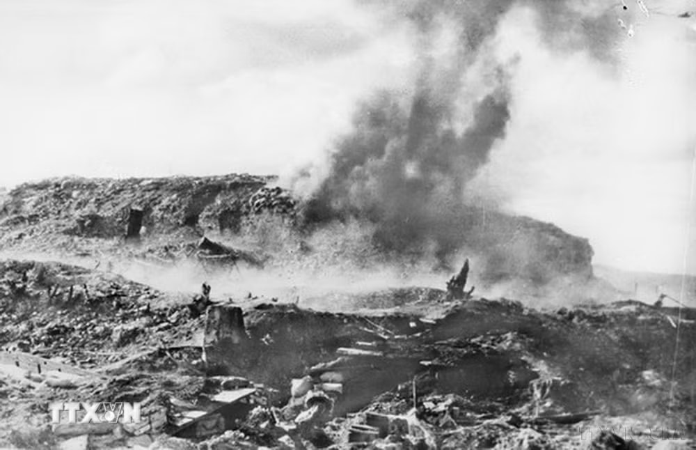 ttxvn-chien-thang-lich-su-dien-bien-phu-751954-ban-anh-hung-ca-vang-vong-mai-8741500-23.jpg