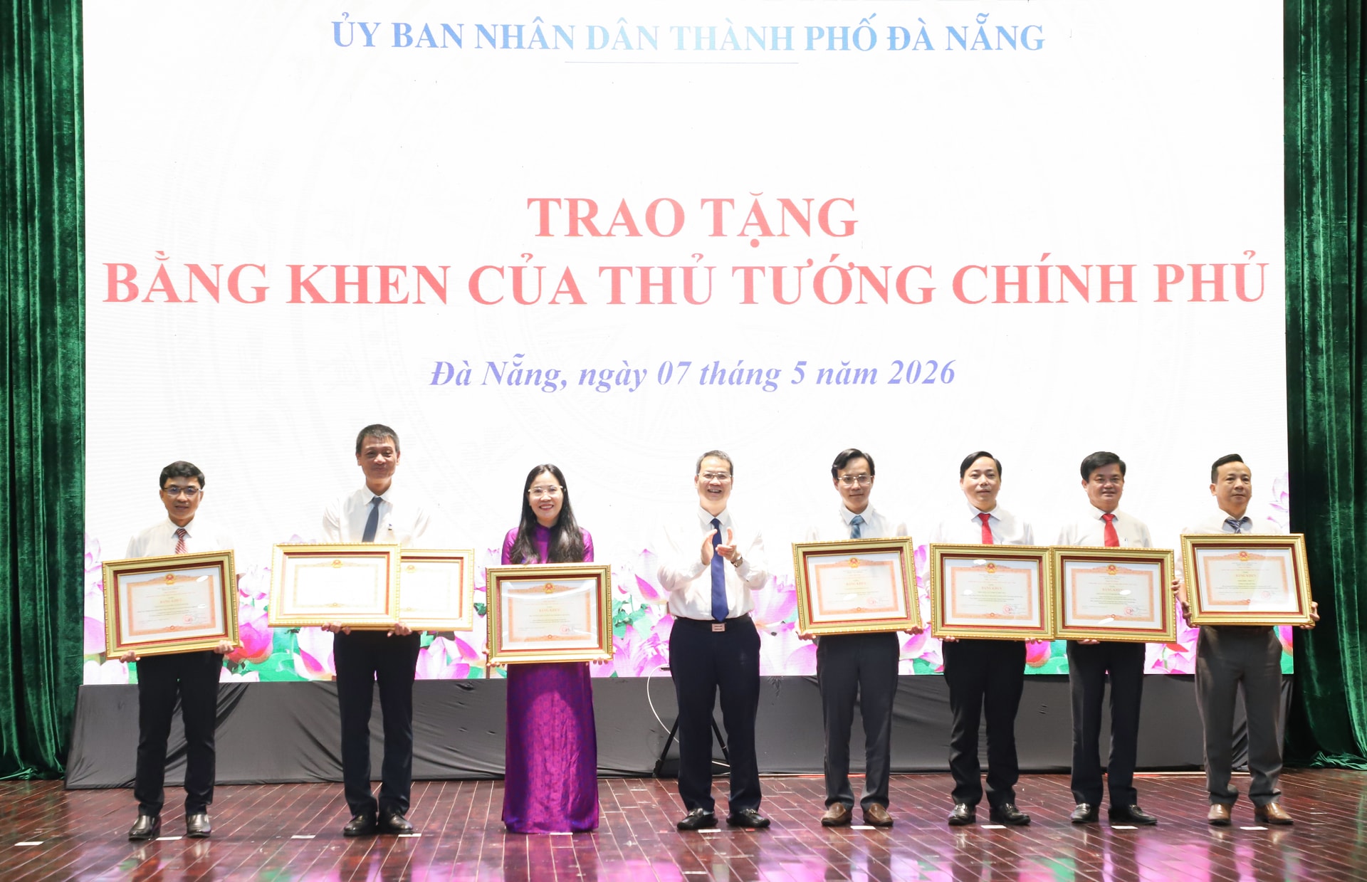 BANG KHEN THU TUONG