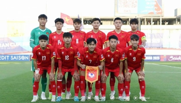 Các cầu thủ U17 Việt Nam đang nỗ lực tập luyện nhằm tìm ra phương án tối ưu trước đối thủ U17 Hàn Quốc.